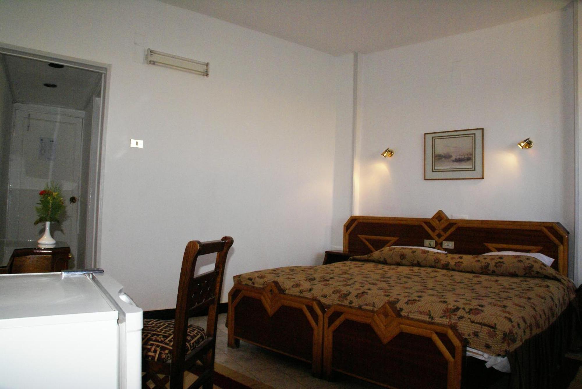 Sara Hotel Асуан Екстериор снимка